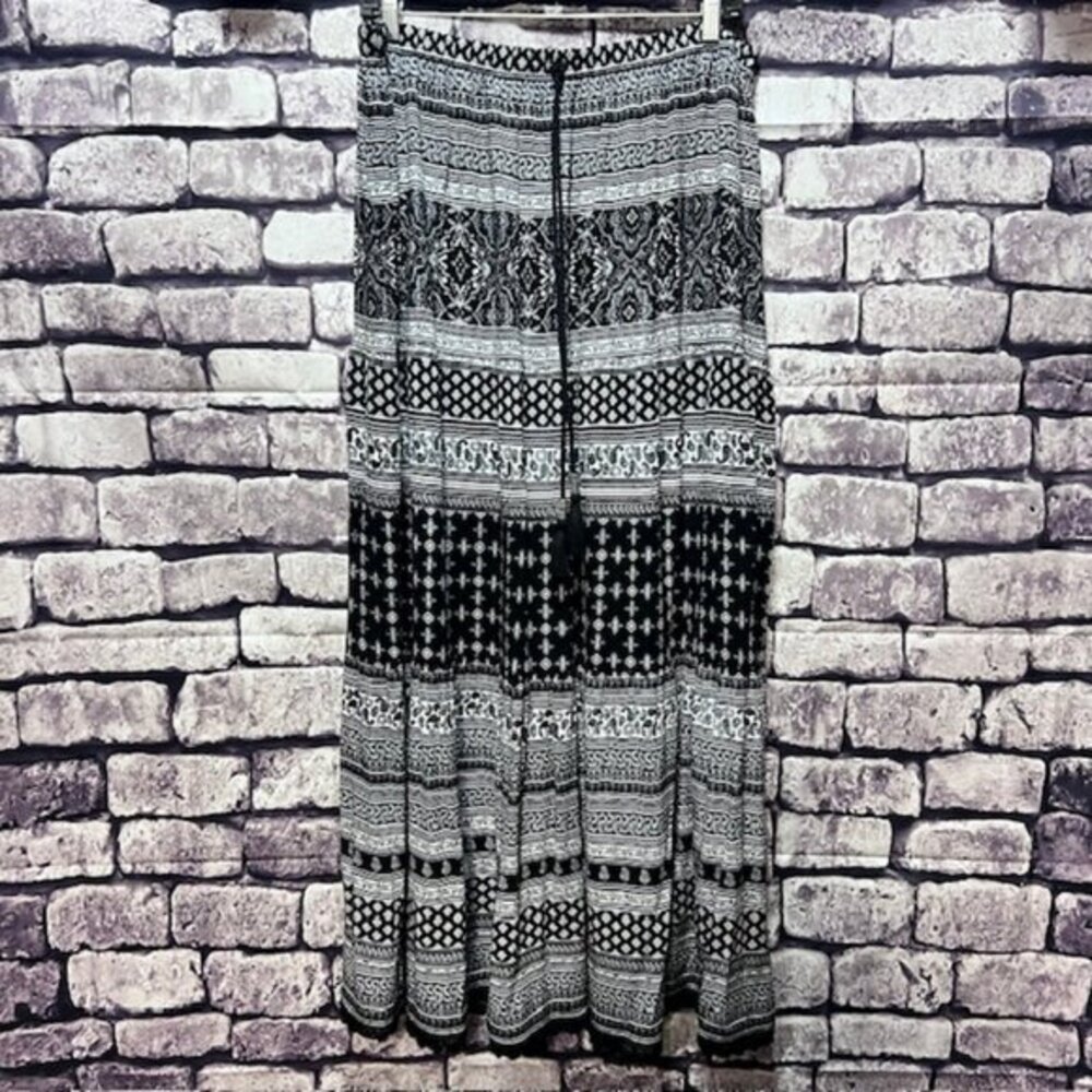 Westport Black & White Pull On Skirt Size 1X